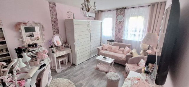 Eladó panellakás, Pécsett 34.9 M Ft, 2 szobás