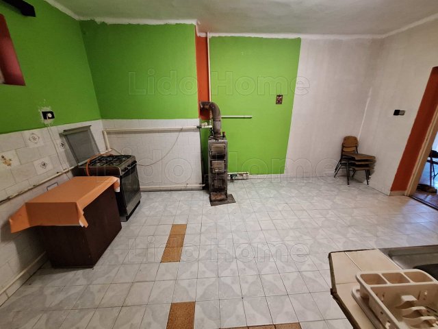 Eladó családi ház, Kutason 13 M Ft, 2 szobás