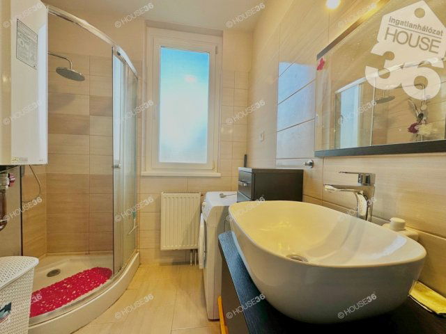 Eladó téglalakás, Kecskeméten 52.9 M Ft, 2 szobás