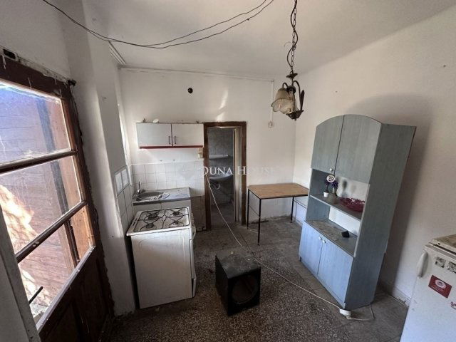 Eladó családi ház, Budapesten, XXI. kerületben 42 M Ft, 1 szobás