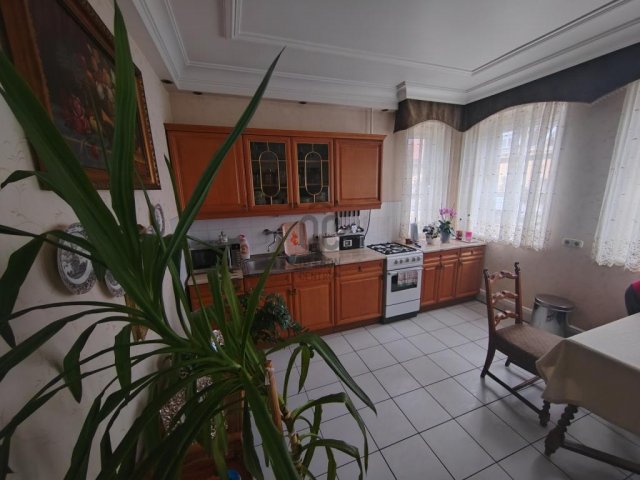 Eladó családi ház, Cegléden 125 M Ft, 6 szobás