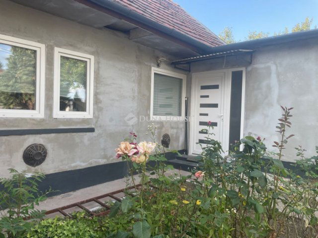 Eladó családi ház, Budaörsön 59.9 M Ft, 2 szobás