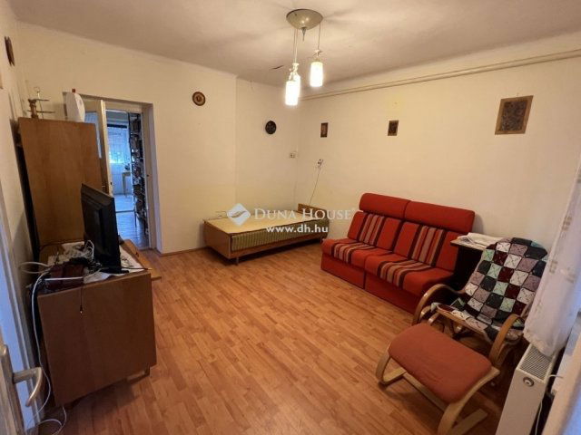 Eladó családi ház, Várpalotán 19.9 M Ft, 3 szobás