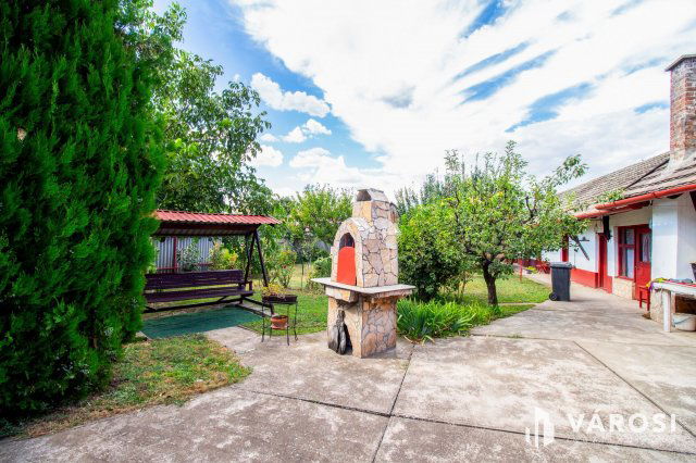 Eladó családi ház, Orosházán 27.9 M Ft, 3 szobás