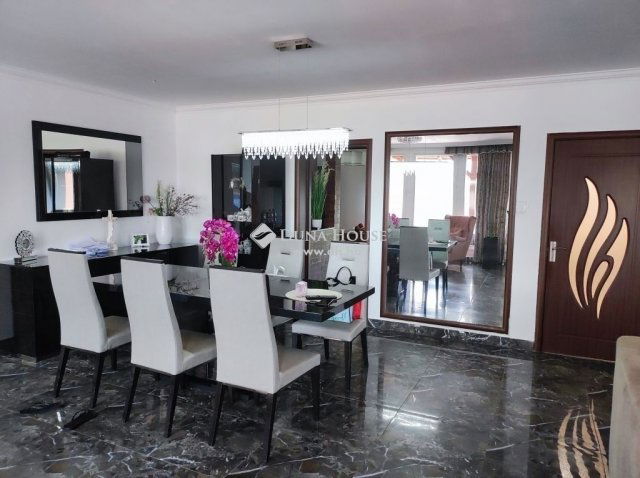 Eladó családi ház, Maglódon 335 M Ft, 7 szobás