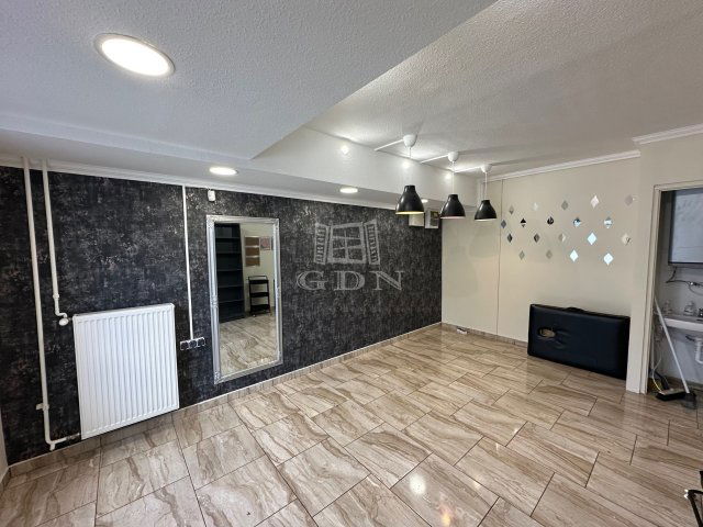 Kiadó üzlethelyiség, Vácon 80 E Ft / hó / költözzbe.hu