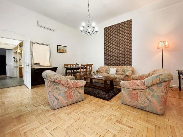 Eladó téglalakás, Budapesten, VIII. kerületben, Baross utcában