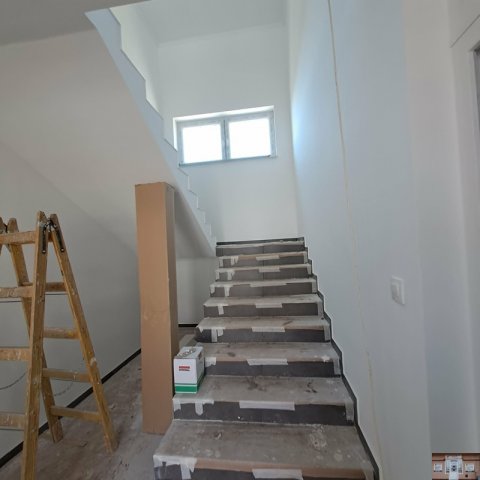 Eladó téglalakás, Mendén 79.9 M Ft, 1+3 szobás