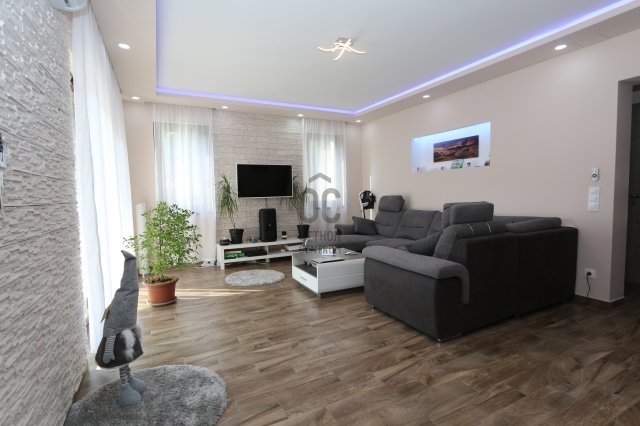 Eladó családi ház, Nagytarcsán 141 M Ft, 3 szobás