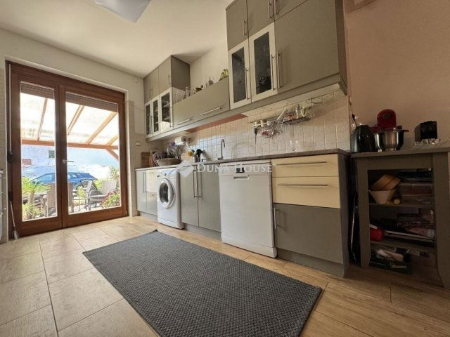 Eladó családi ház, Budapesten, IV. kerületben 124.99 M Ft