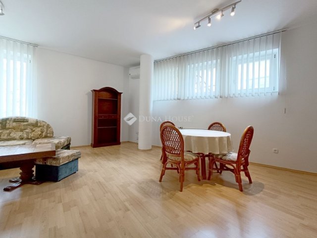 Kiadó téglalakás, albérlet, Kecskeméten 200 E Ft / hó