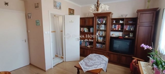 Eladó családi ház, Szentendrén 335 M Ft, 10 szobás
