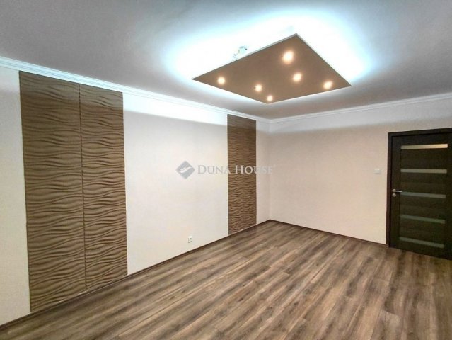 Eladó panellakás, Debrecenben 59.5 M Ft, 2 szobás