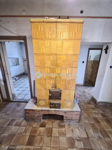 Eladó családi ház, Nógrádon 57.8 M Ft, 7 szobás