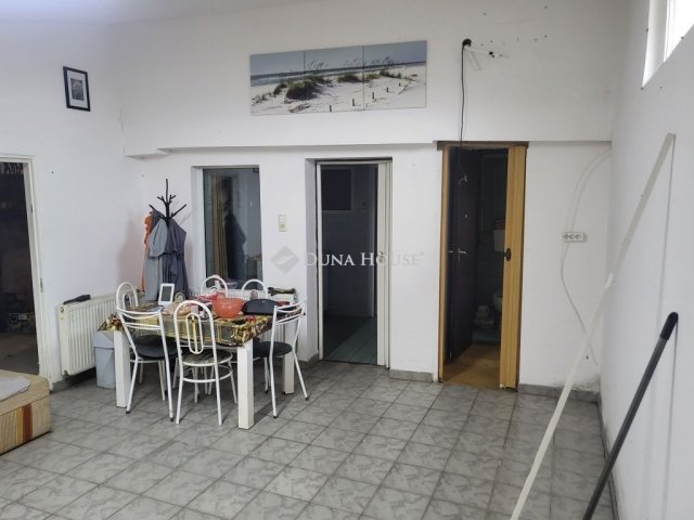 Eladó családi ház, Móron 26.5 M Ft, 3 szobás