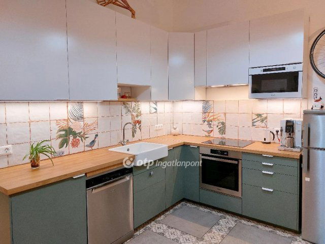 Eladó téglalakás, Budapesten, VII. kerületben 84.9 M Ft