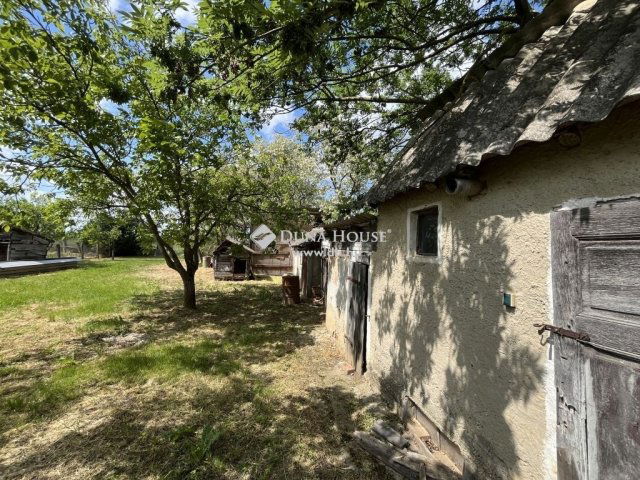 Eladó családi ház, Zsédenyen 29.99 M Ft, 2 szobás