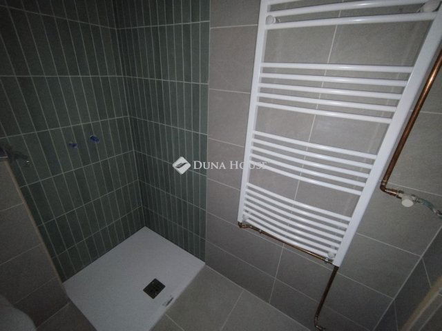 Eladó téglalakás, Tatabányán 39.99 M Ft, 2 szobás