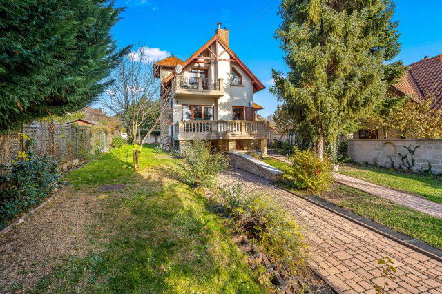 Eladó családi ház, Szentendrén 195 M Ft, 4 szobás