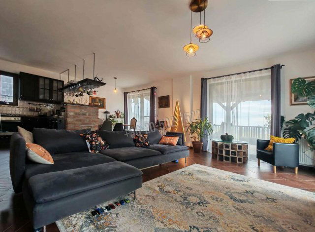 Eladó családi ház, Kismaroson 239.9 M Ft, 7 szobás