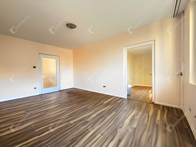 Eladó panellakás, Debrecenben 59.9 M Ft, 2+1 szobás