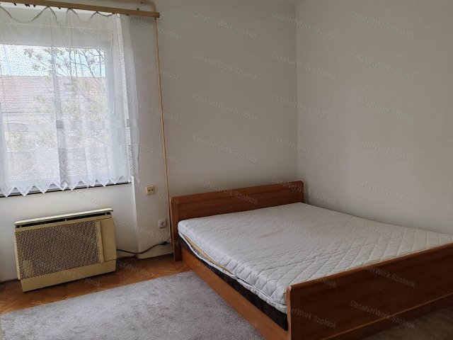 Kiadó téglalakás, albérlet, Szolnokon 110 E Ft / hó, 2 szobás