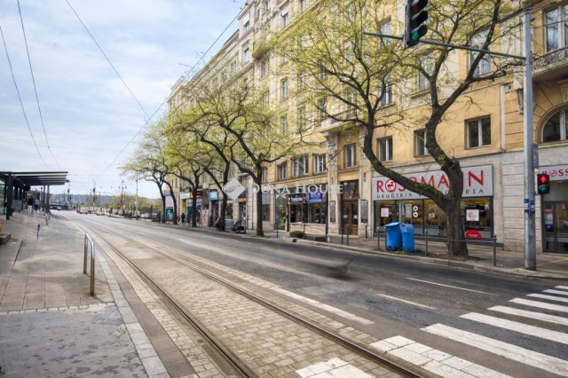 Eladó téglalakás, Budapesten, XIII. kerületben 97 M Ft, 1 szobás