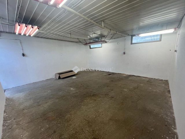 Kiadó ipari ingatlan, Kecskeméten 40 E Ft / hó