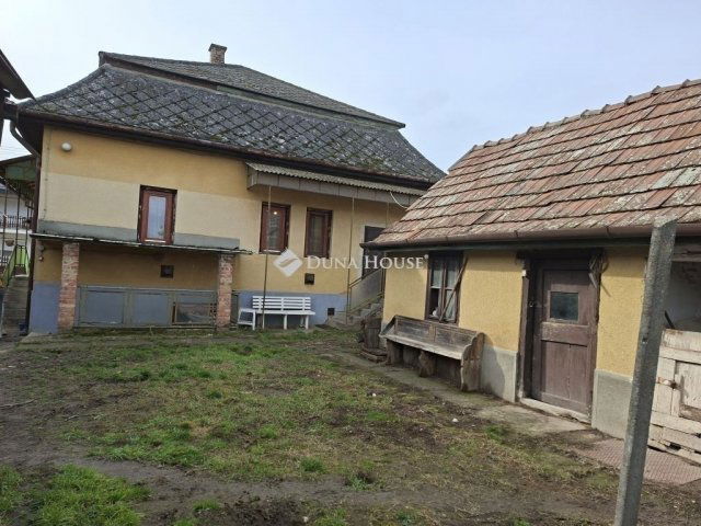 Eladó családi ház, Zsámbokon 45 M Ft, 3 szobás