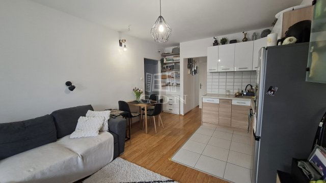 Eladó téglalakás, Veszprémben 72.9 M Ft, 2+1 szobás