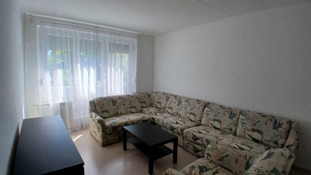 Kiadó panellakás, albérlet, Pécsett, Nagy Imre úton, 2 szobás