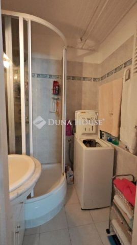 Eladó panellakás, Kecskeméten 44.9 M Ft, 3 szobás