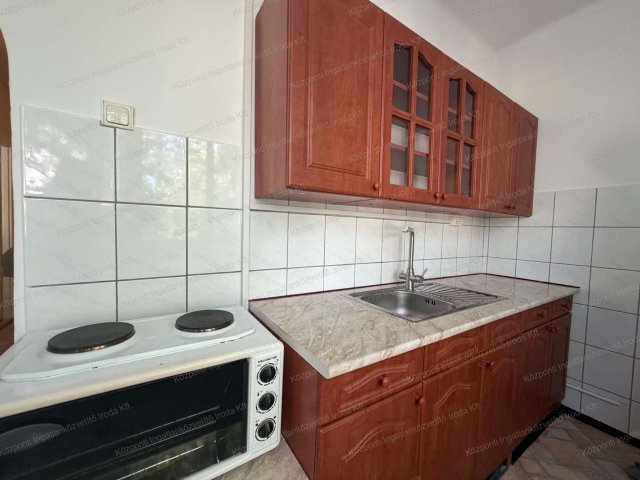 Kiadó téglalakás, albérlet, Tatabányán 130 E Ft / hó