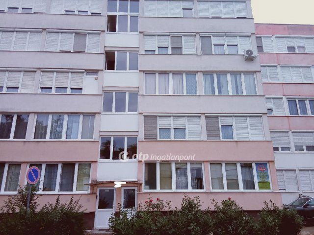 Eladó téglalakás, Mátészalkán 38 M Ft, 2 szobás