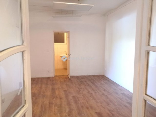Eladó téglalakás, Budapesten, XV. kerületben 45 M Ft, 2 szobás
