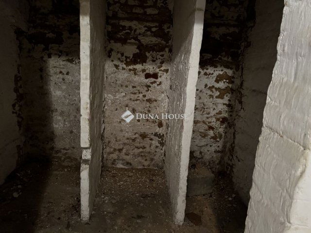 Eladó ipari ingatlan, Szombathelyen 7.7 M Ft / költözzbe.hu