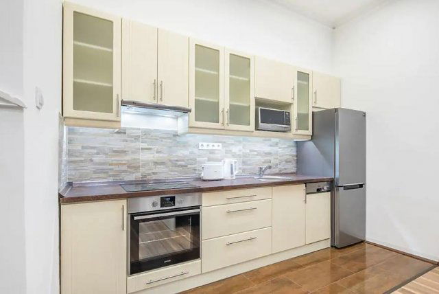 Eladó téglalakás, Budapesten, VII. kerületben, Izabella utcában