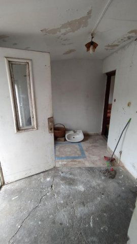 Eladó családi ház, Pécsett 19.9 M Ft, 2 szobás