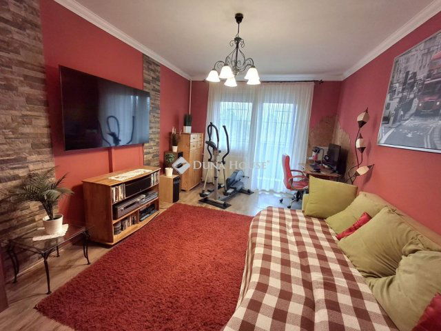 Eladó panellakás, Debrecenben, Derék utcában 63.99 M Ft