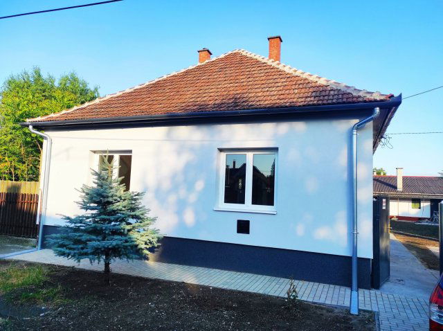 Eladó családi ház, Kiskunhalason 35.99 M Ft, 3 szobás