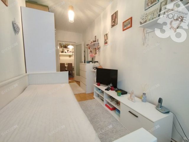 Eladó panellakás, Kecskeméten 61.5 M Ft, 3 szobás