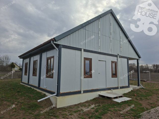 Eladó családi ház, Fülöpjakabon 29.9 M Ft, 3 szobás