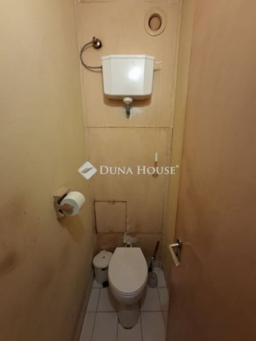 Eladó panellakás, Pécsett 39.9 M Ft, 2 szobás