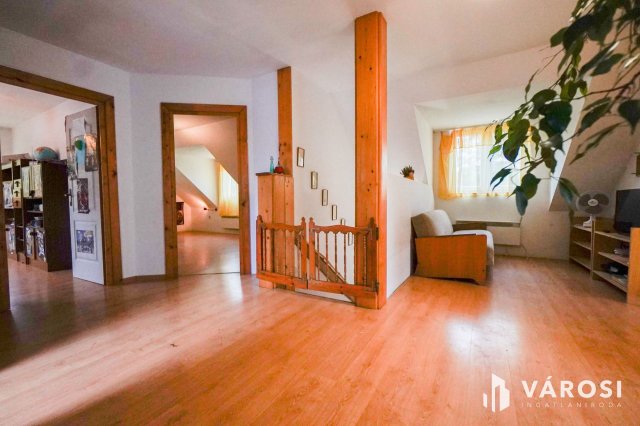 Kiadó családi ház, albérlet, Pócsmegyeren 300 E Ft / hó