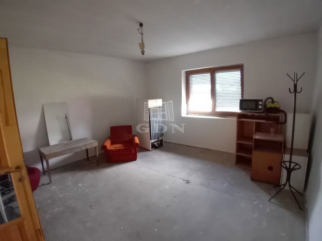 Eladó családi ház, Rémen 5 M Ft, 1 szobás
