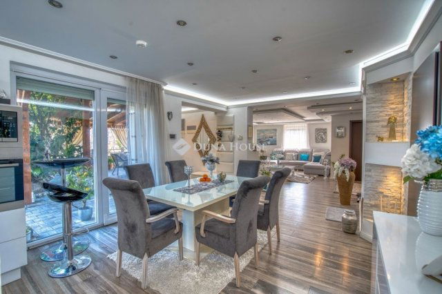 Eladó családi ház, Szigethalmon 289 M Ft, 6 szobás