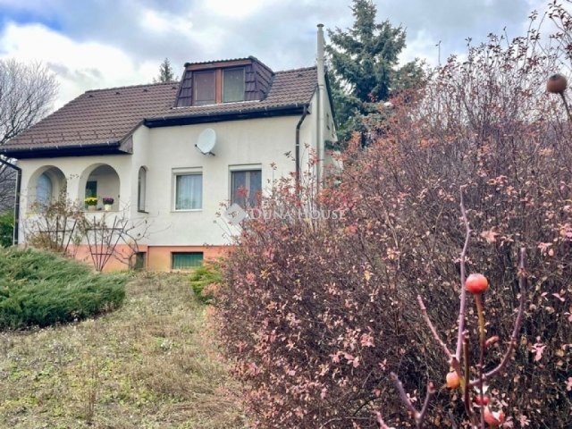 Eladó családi ház, Csókakőn 79.9 M Ft, 5 szobás
