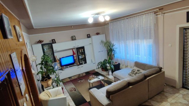 Eladó családi ház, Pilisen 85 M Ft, 7 szobás