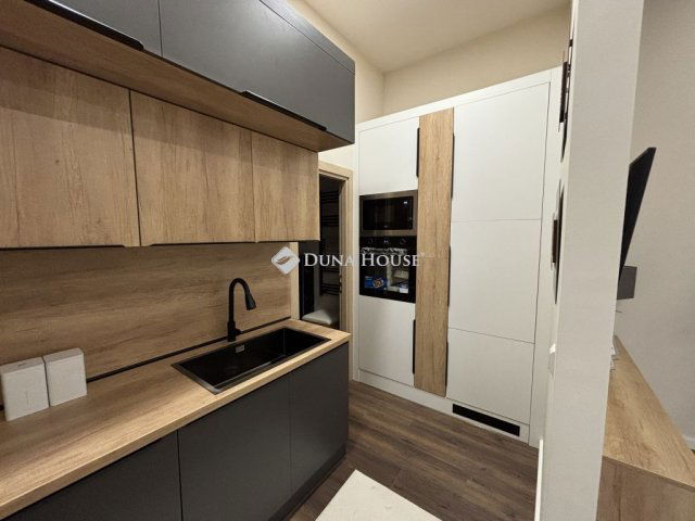 Eladó téglalakás, Budapesten, VII. kerületben, István utcában