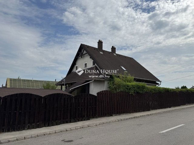 Eladó családi ház, Balatonfüreden 165 M Ft, 4 szobás